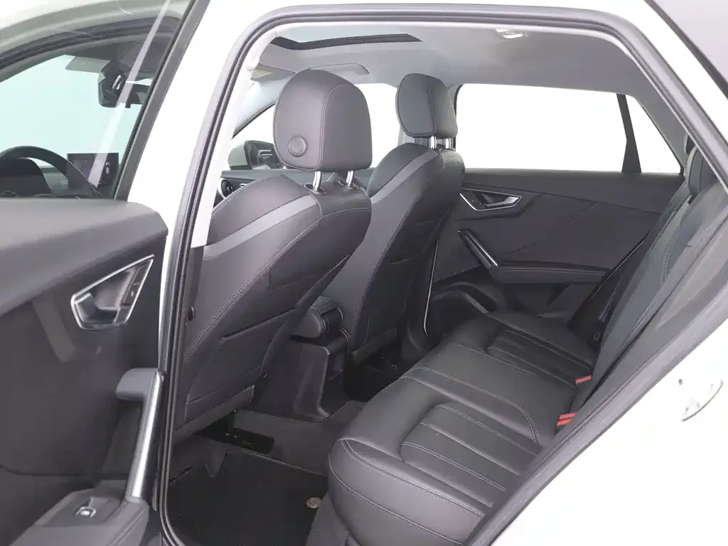 Audi Q2L 2022 из CN, фото 9