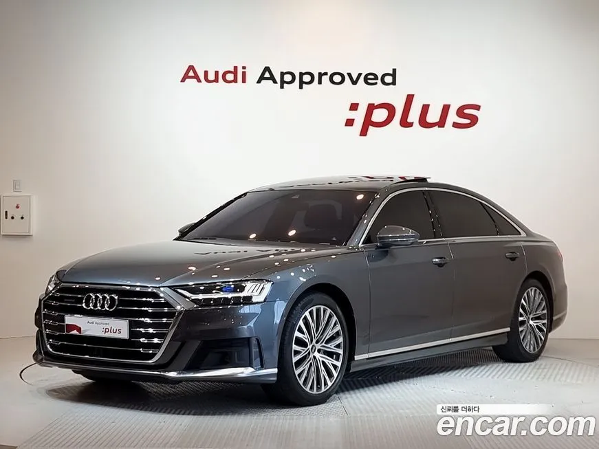 Audi A8 — фото 1