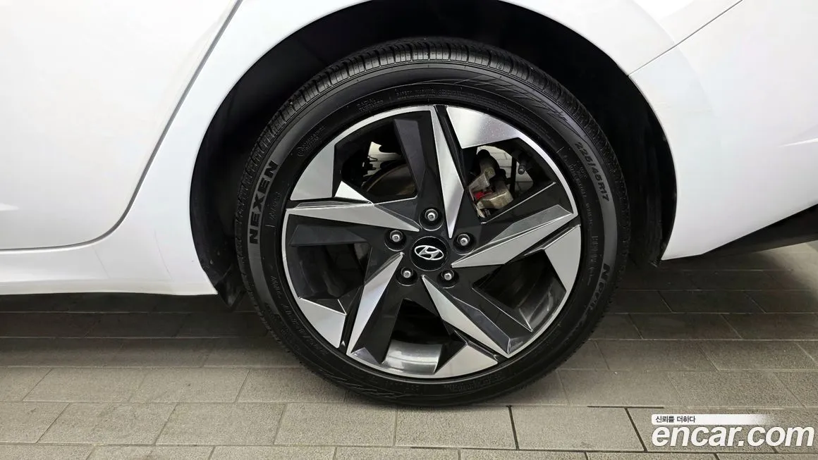 Hyundai AVANTE — фото 5