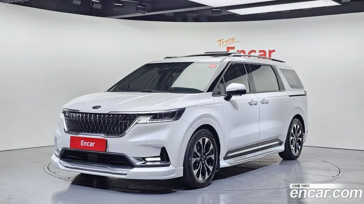 Kia Carnival — фото 1