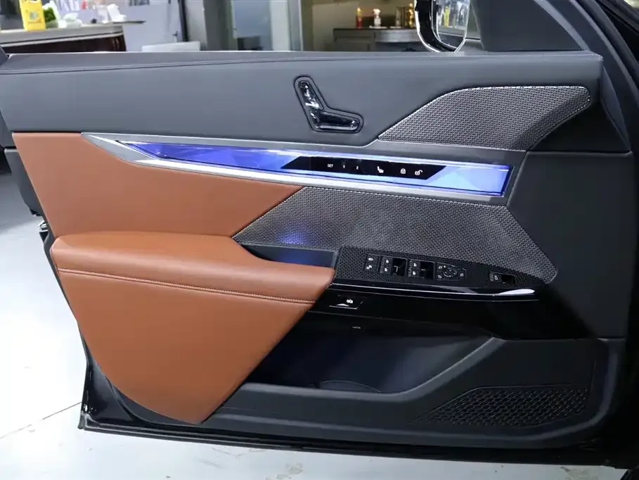 BMW i7 2025 из CN, фото 10