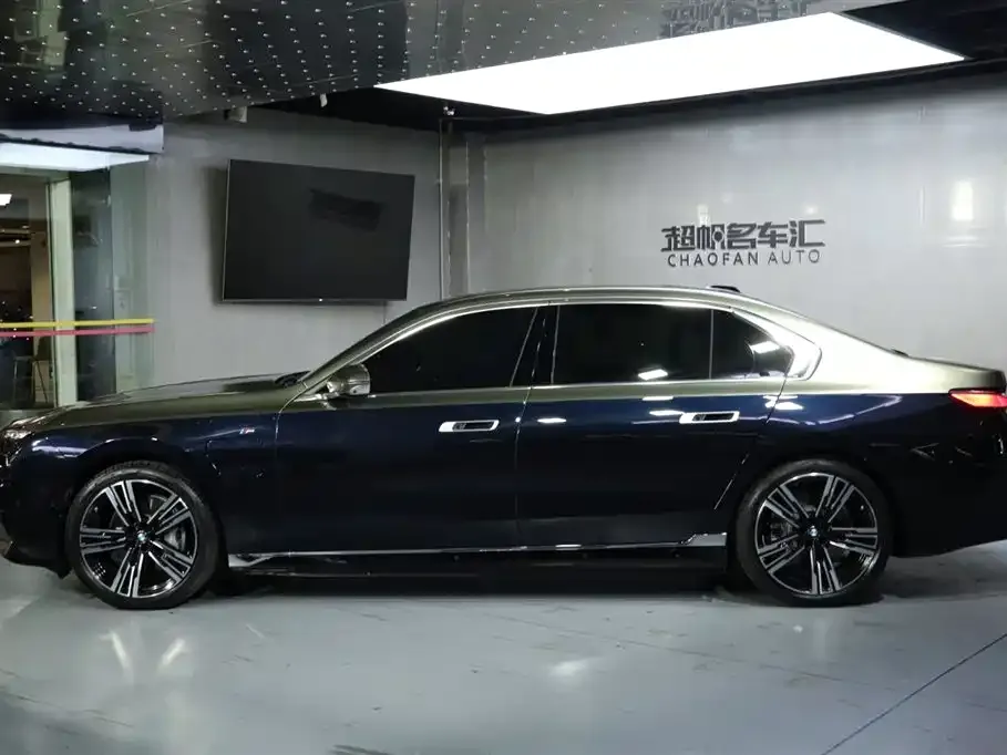 BMW i7 2025 из CN, фото 6