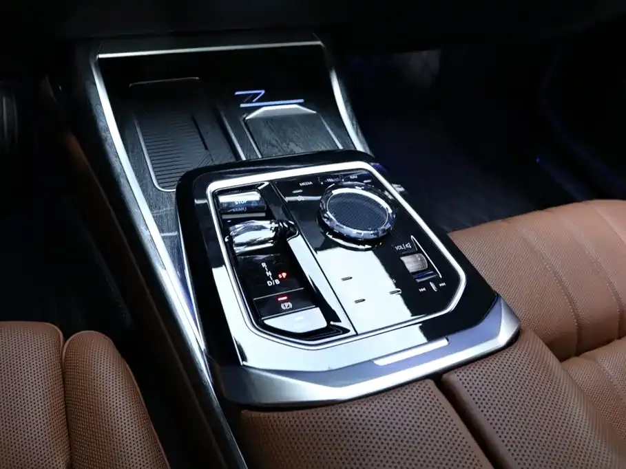 BMW i7 2025 из CN, фото 8