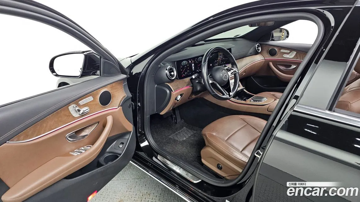 Mercedes-Benz E-Class — фото 10