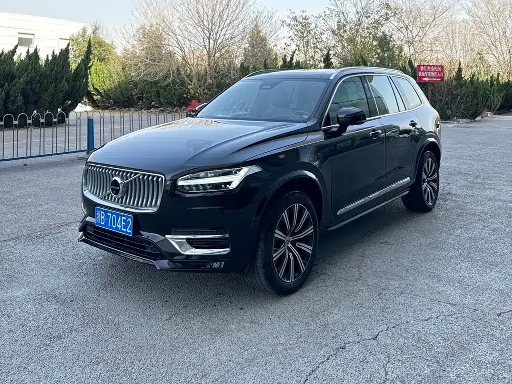 Volvo XC90 — фото 1