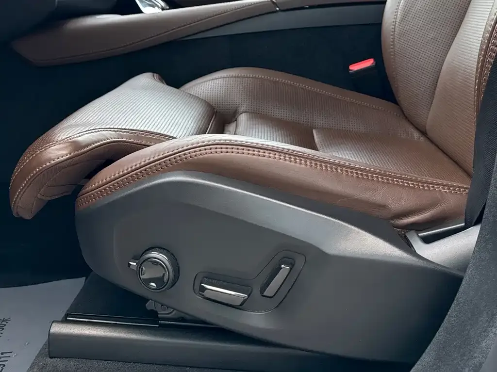 Volvo XC90 — фото 10