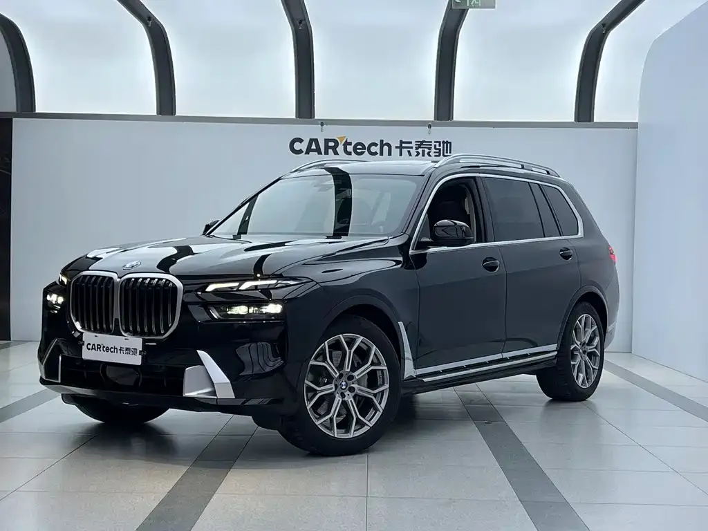 BMW X7 — фото 1