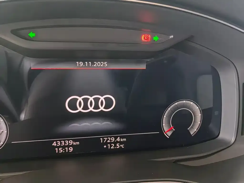 Audi A6L — фото 10