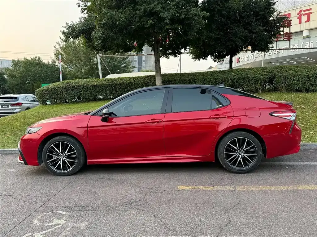 Toyota Camry 2023 из CN, фото 3