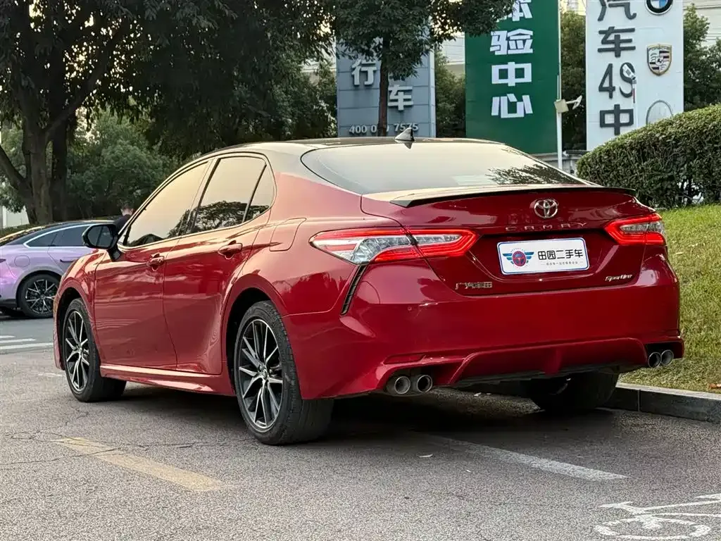 Toyota Camry 2023 из CN, фото 4