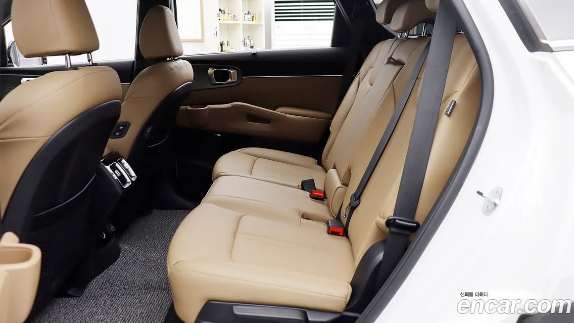 Kia Sorento — фото 8
