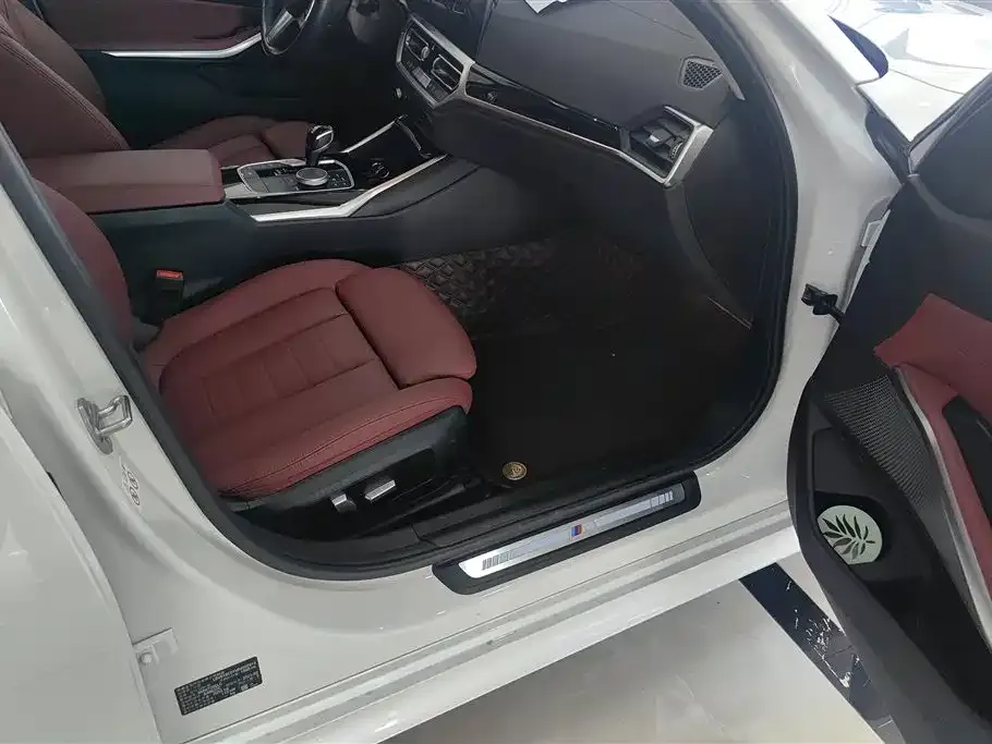 BMW 3 Series 2021 из CN, фото 8