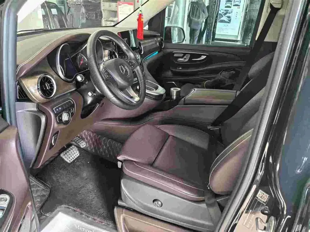 Mercedes-Benz V-Class 2023 из CN, фото 7