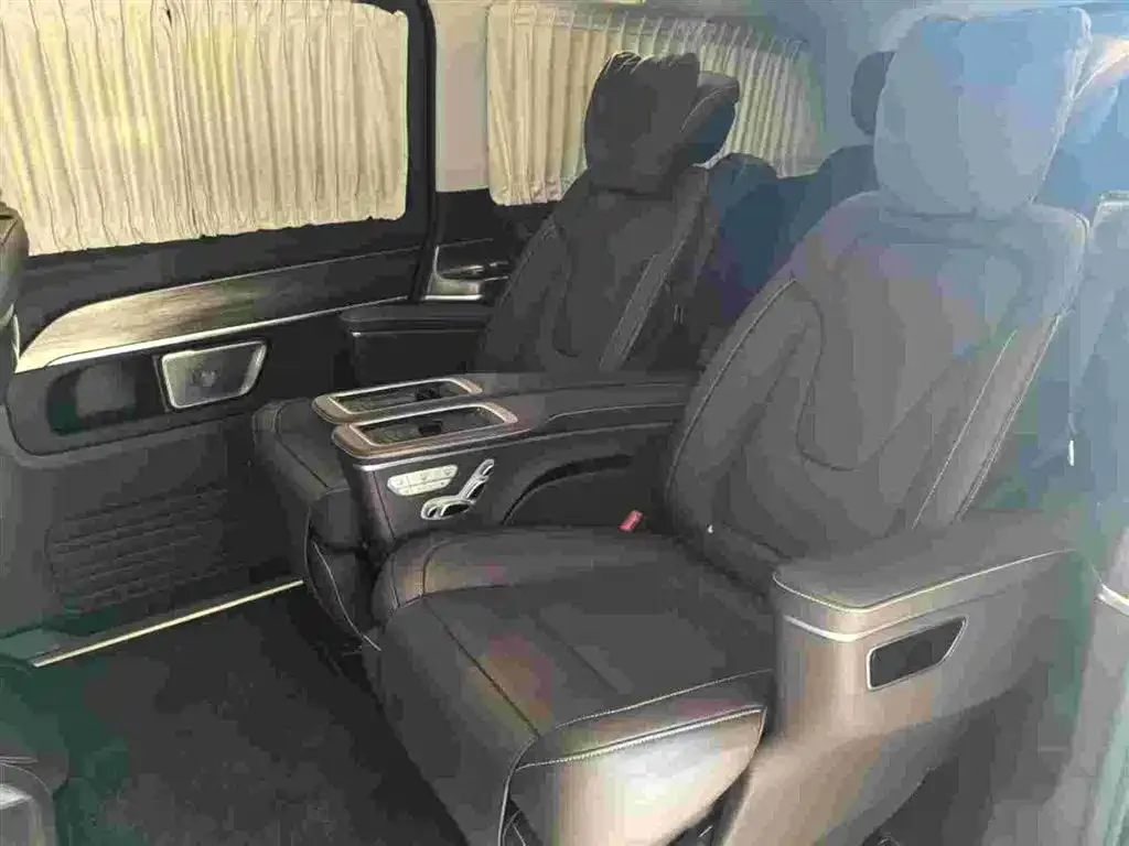 Mercedes-Benz V-Class 2023 из CN, фото 8