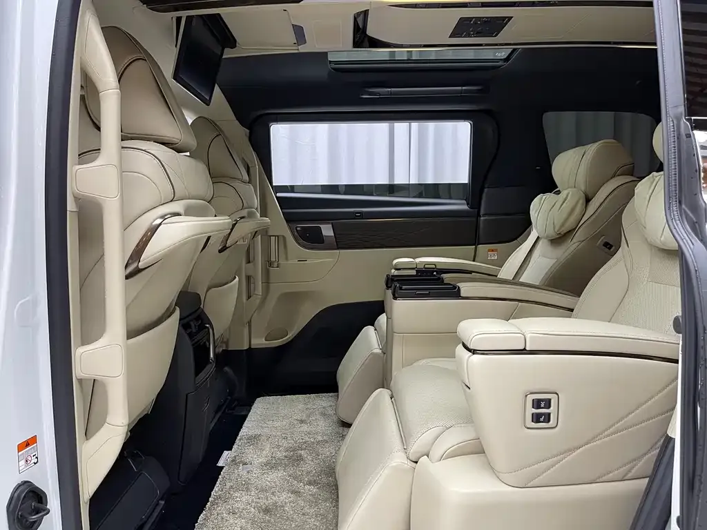 Toyota Vellfire 2025 из CN, фото 7
