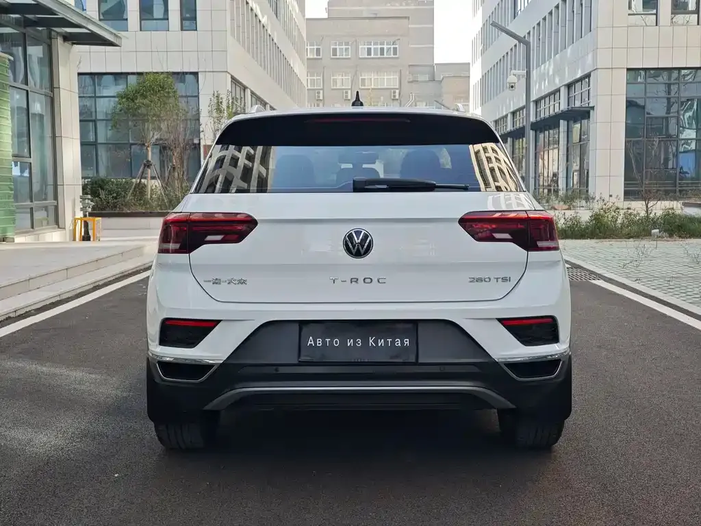 Volkswagen T-Roc — фото 6