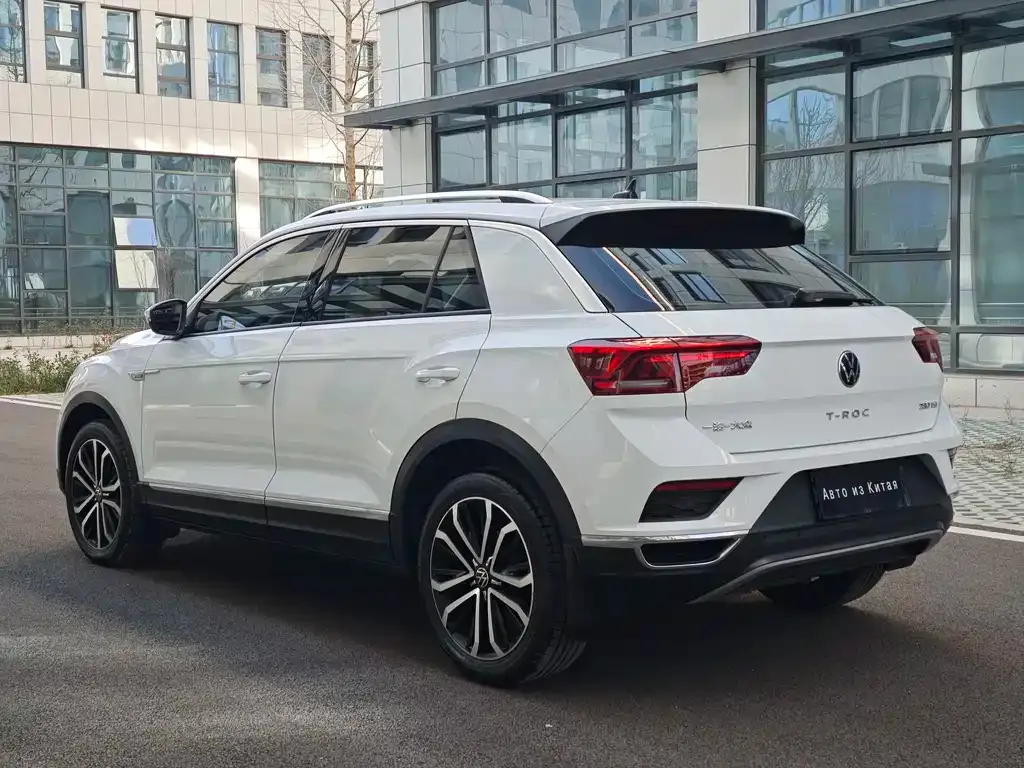 Volkswagen T-Roc — фото 7