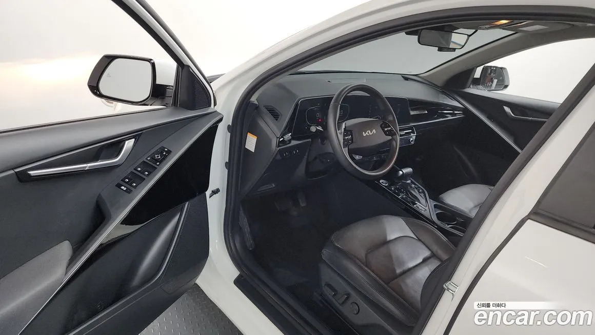 Kia Niro — фото 10
