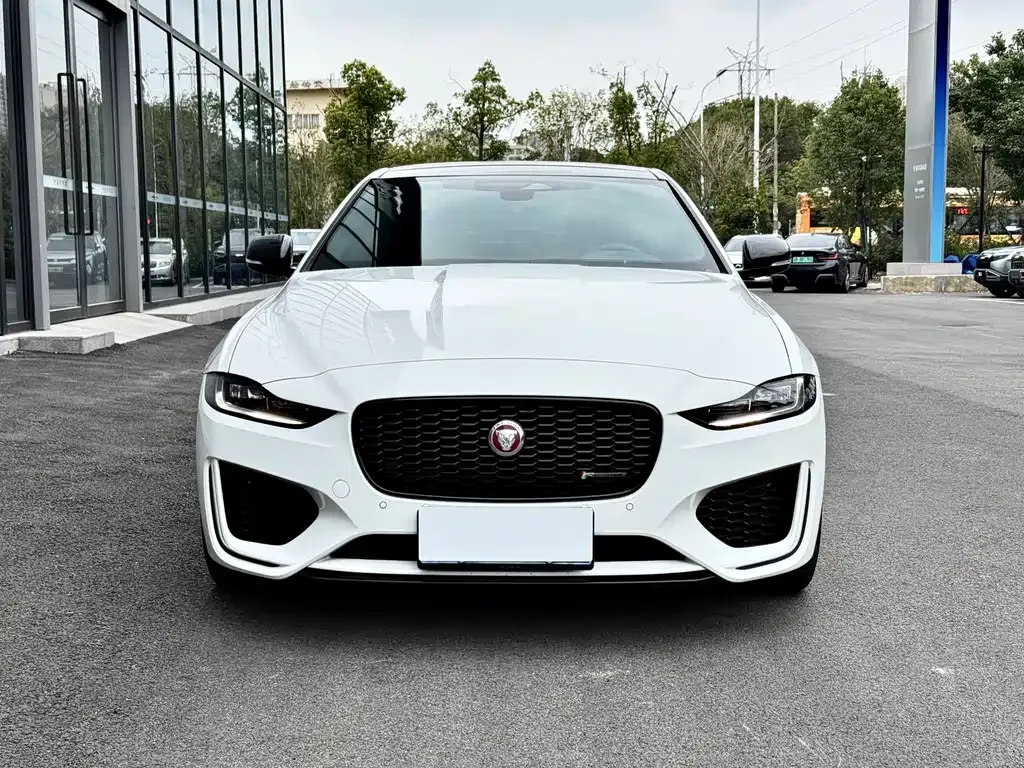 Jaguar XEL — фото 2