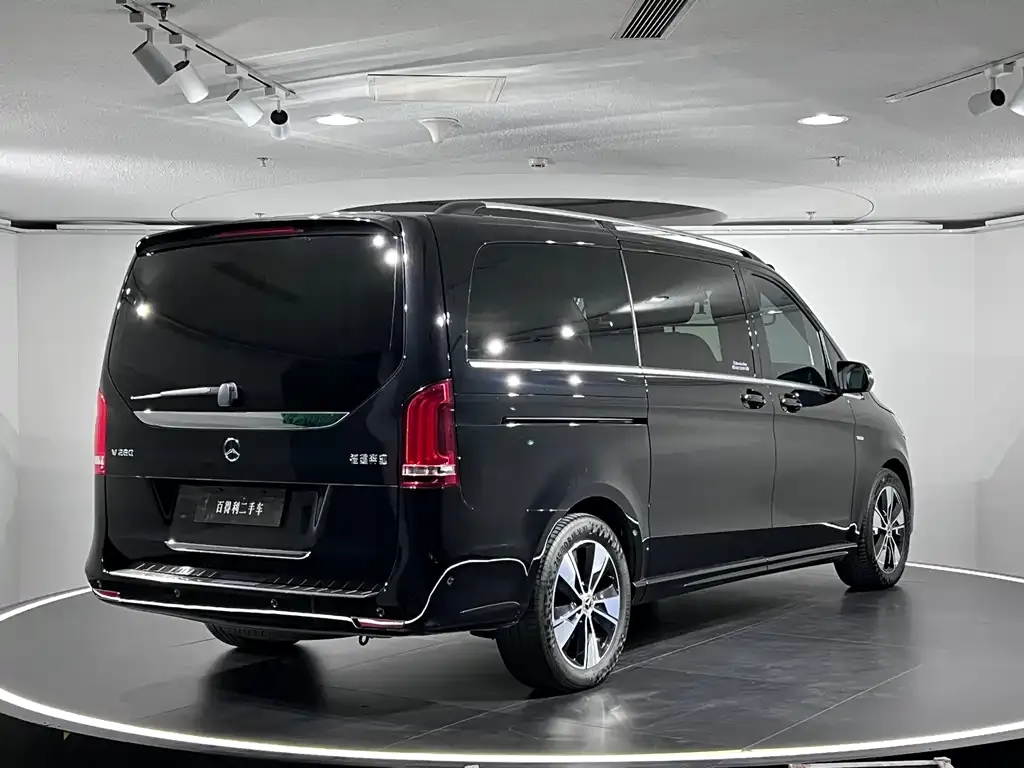Mercedes-Benz V-Class 2023 из CN, фото 4