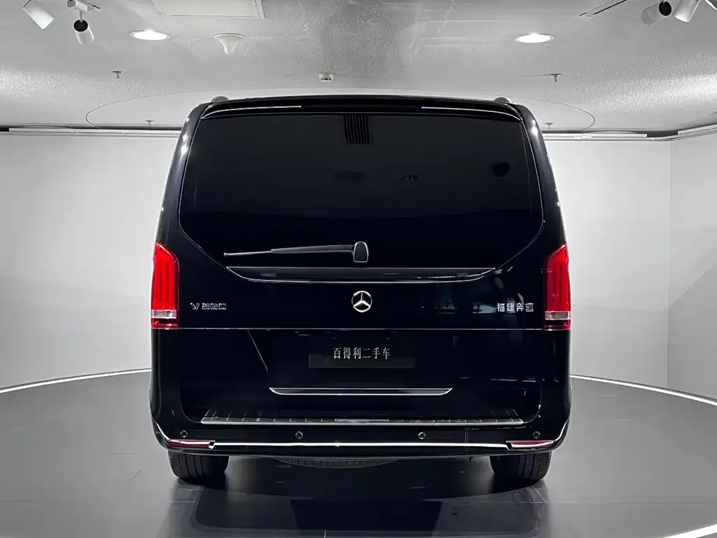 Mercedes-Benz V-Class 2023 из CN, фото 5