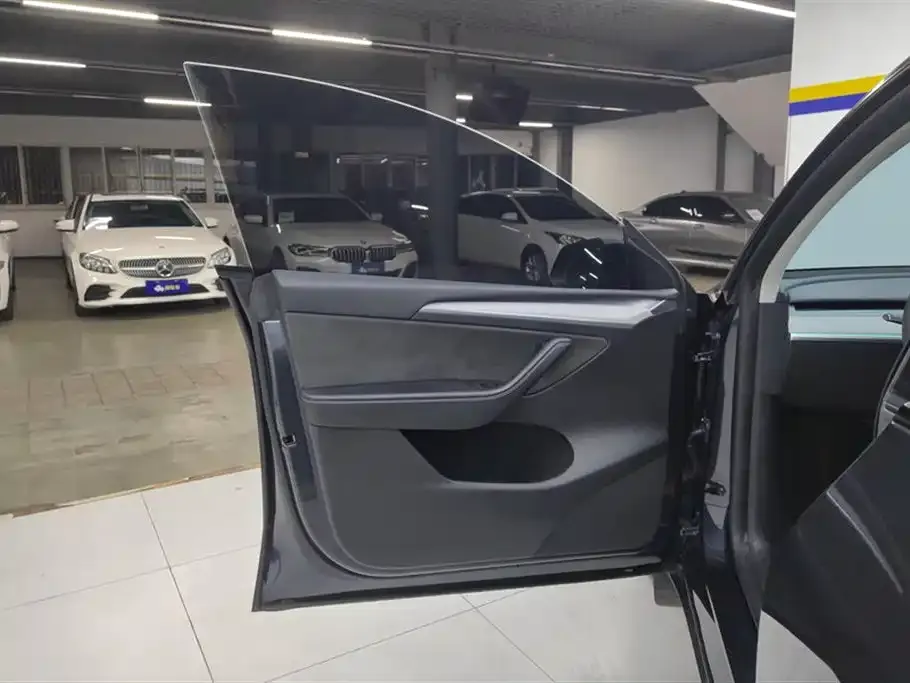 Tesla Model Y 2024 из CN, фото 7