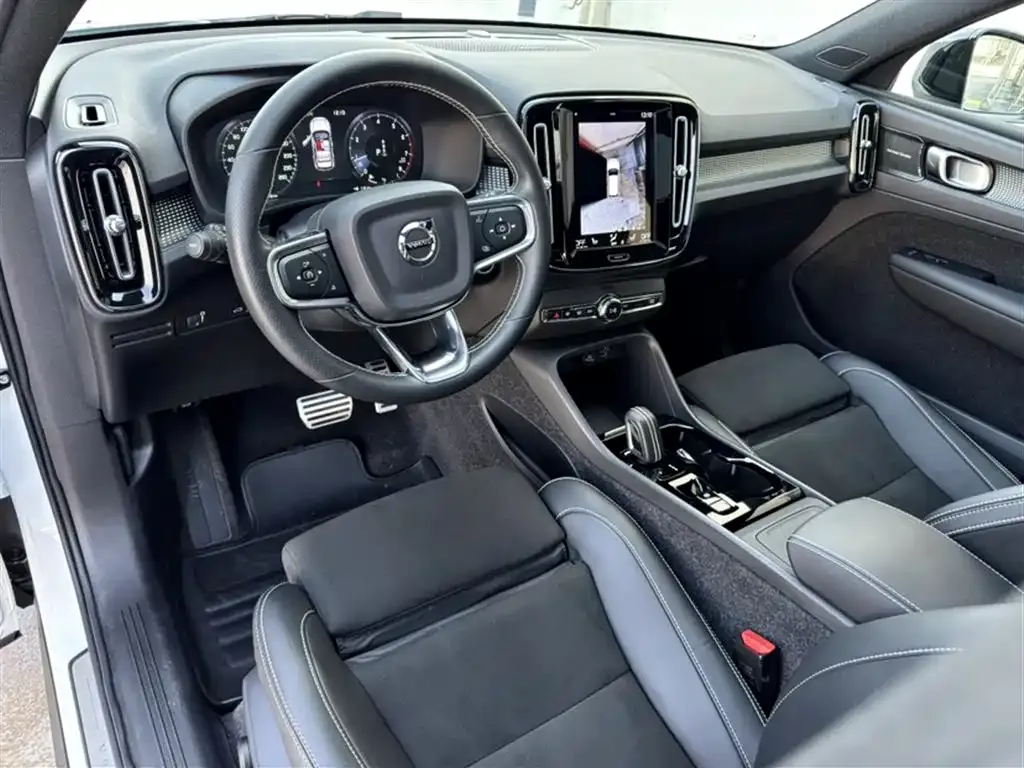 Volvo XC40 2021 из CN, фото 3