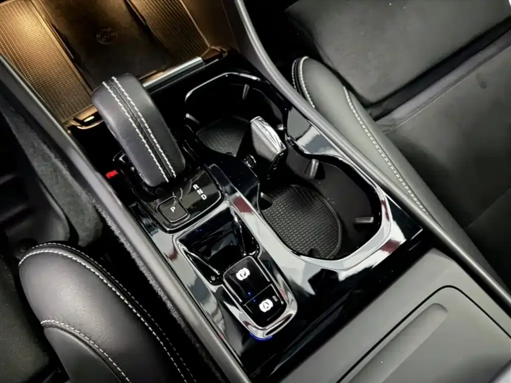 Volvo XC40 2021 из CN, фото 7