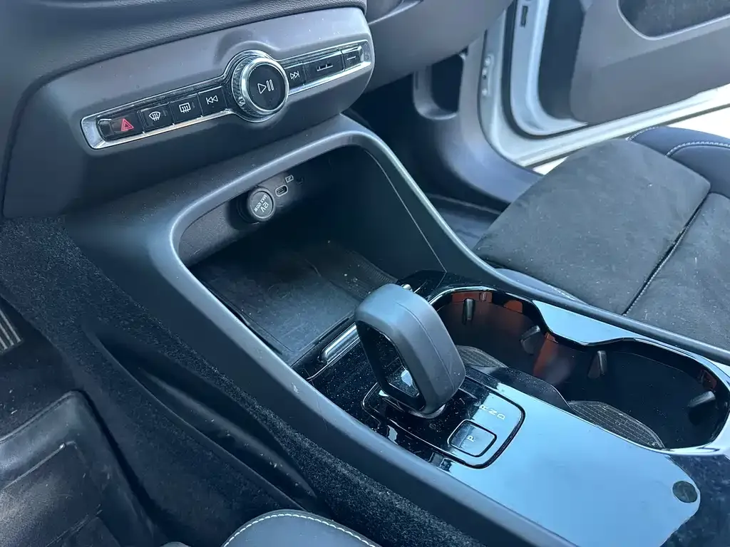 Volvo XC40 NEV 2023 из CN, фото 10