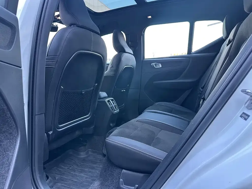 Volvo XC40 NEV 2023 из CN, фото 8