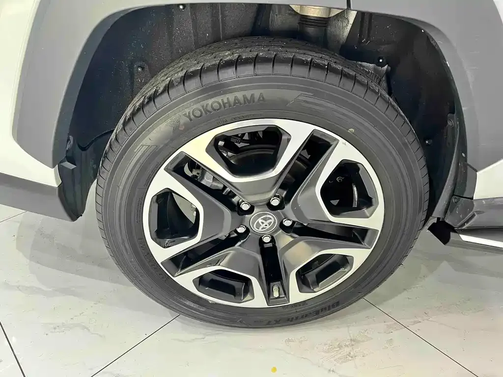 Toyota RAV4 2022 из CN, фото 9