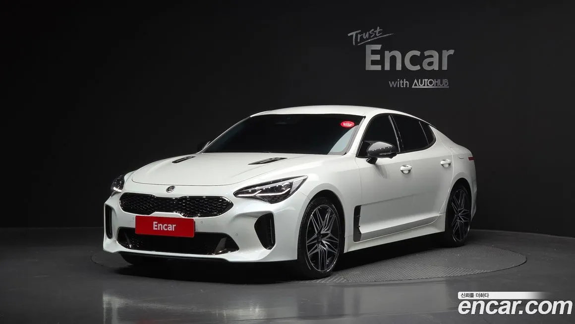 Kia Stinger — фото 1
