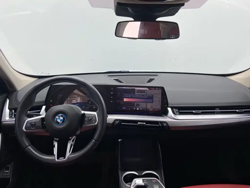 BMW iX1 2024 из CN, фото 8