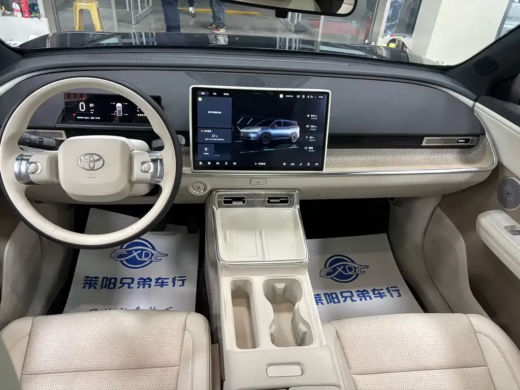 Toyota Platinum 3X 2025 из CN, фото 3