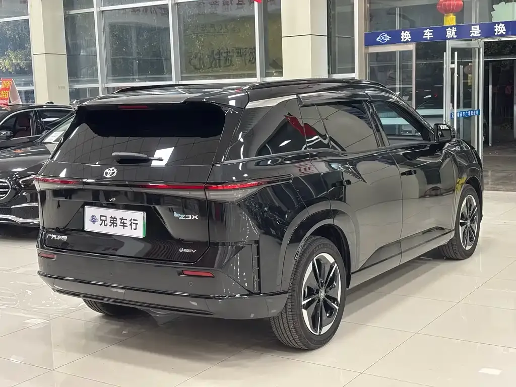 Toyota Platinum 3X 2025 из CN, фото 9