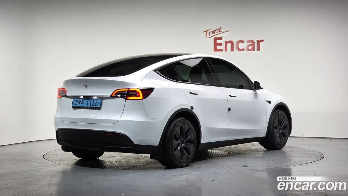 Tesla Model Y 2024 из KR, фото 2