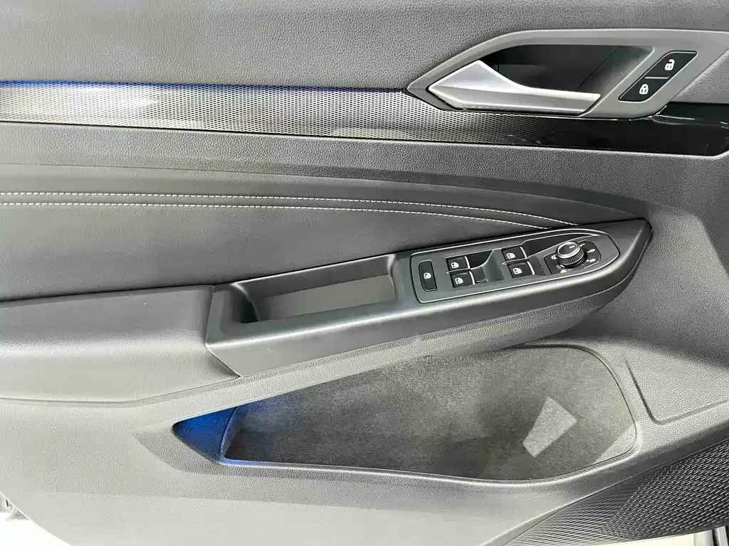 Volkswagen Golf 2021 из CN, фото 8