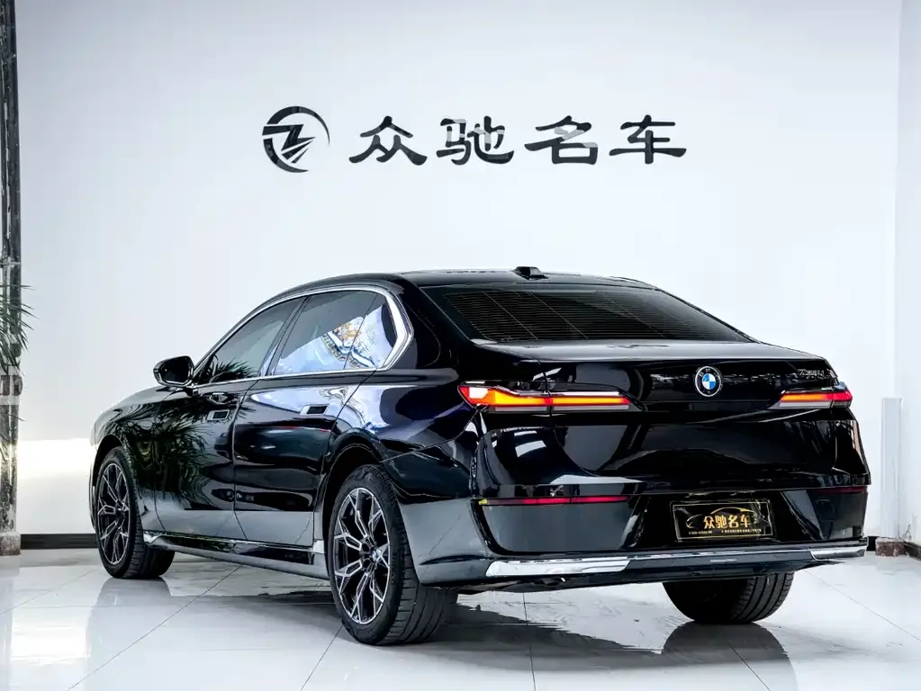 BMW 7 Series 2024 из CN, фото 10