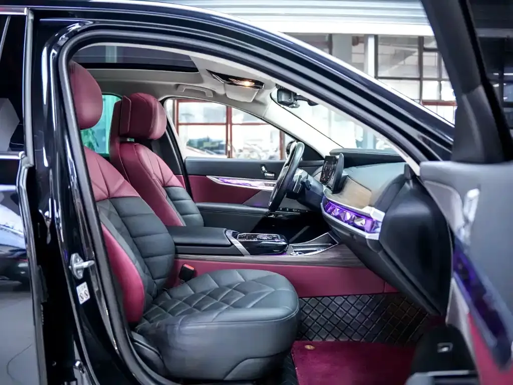 BMW 7 Series 2024 из CN, фото 8
