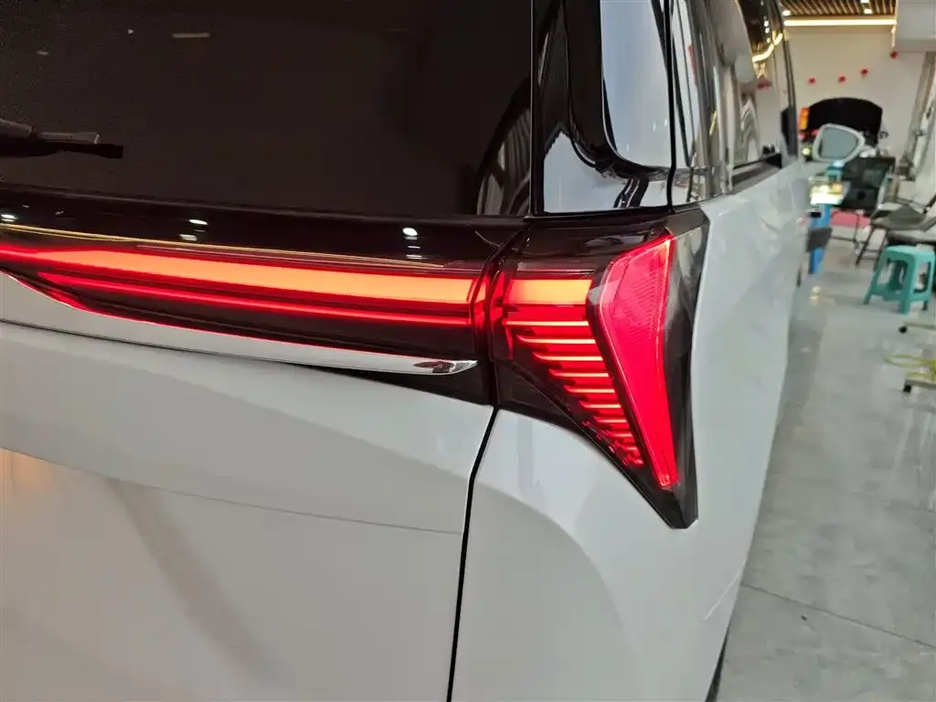 Buick GL8 Hybrid 2025 из CN, фото 8