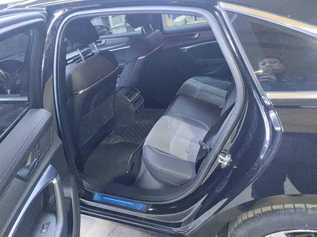 Audi A6L 2021 из CN, фото 6
