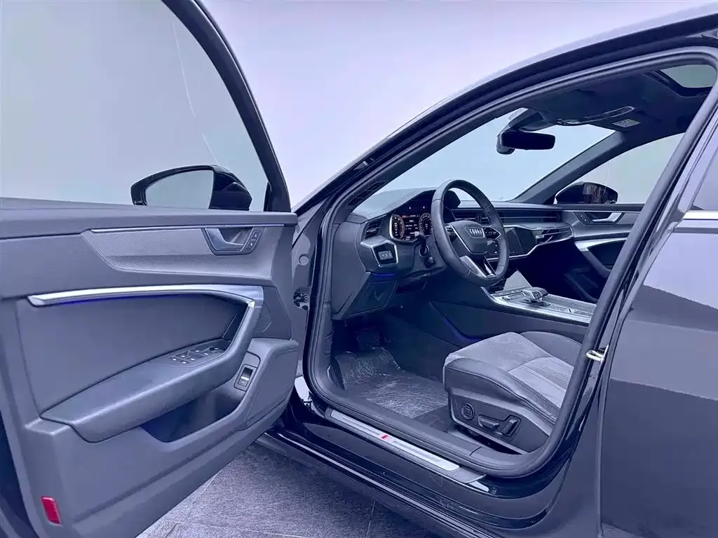 Audi A6L 2021 из CN, фото 9