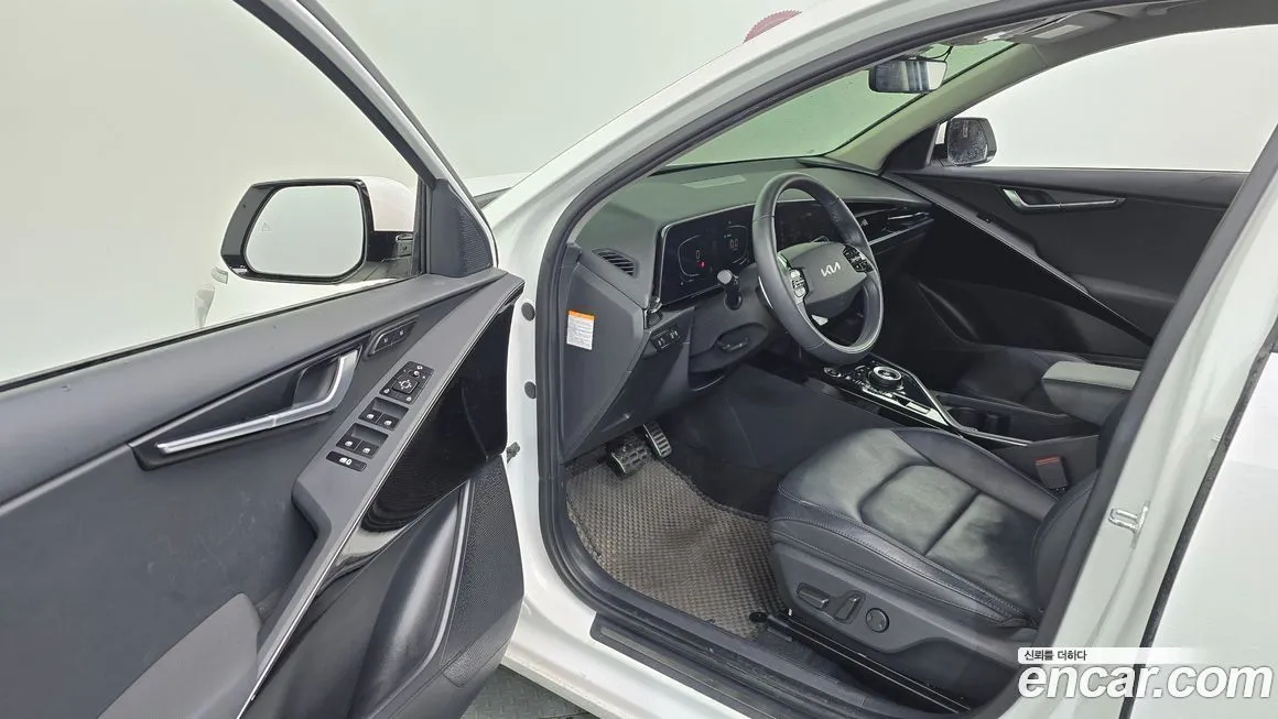 Kia Niro — фото 10