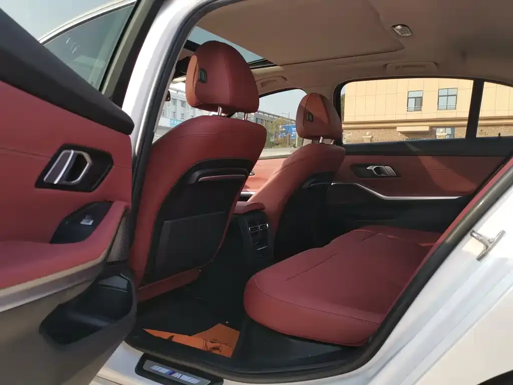 BMW 3 Series 2022 из CN, фото 8