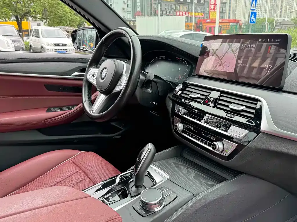 BMW 5 Series — фото 10