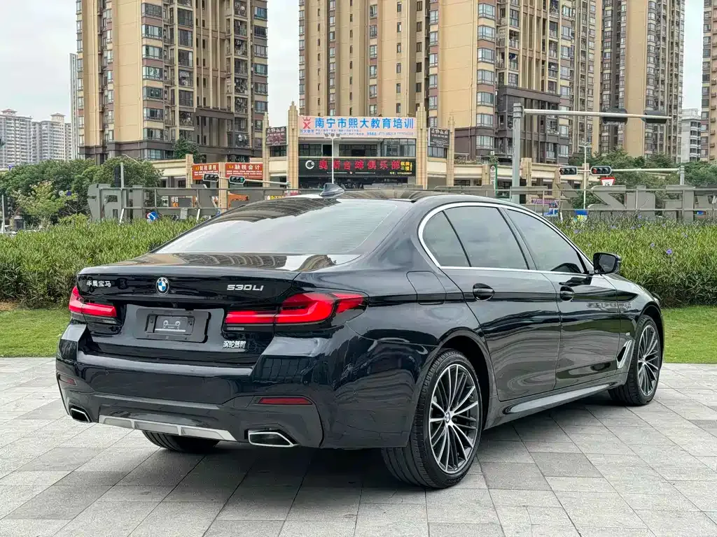BMW 5 Series — фото 3