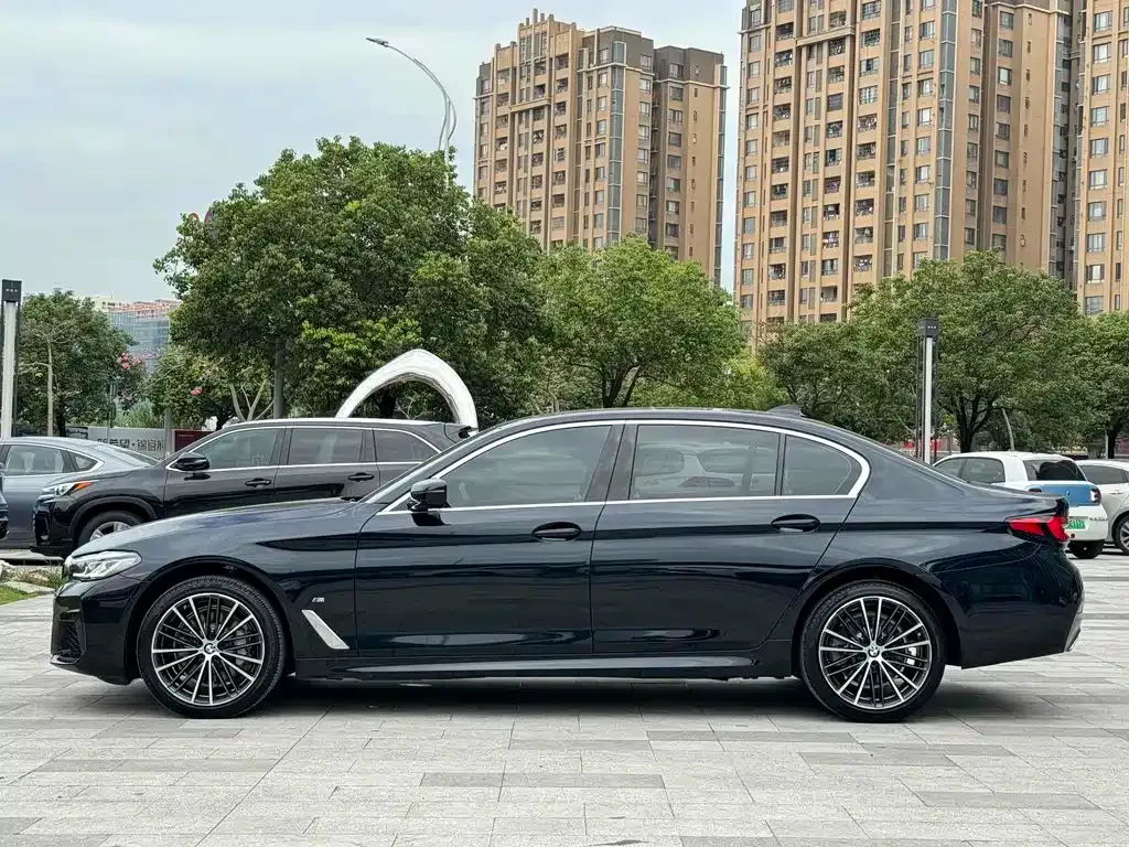 BMW 5 Series — фото 4