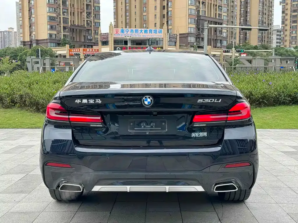 BMW 5 Series — фото 5