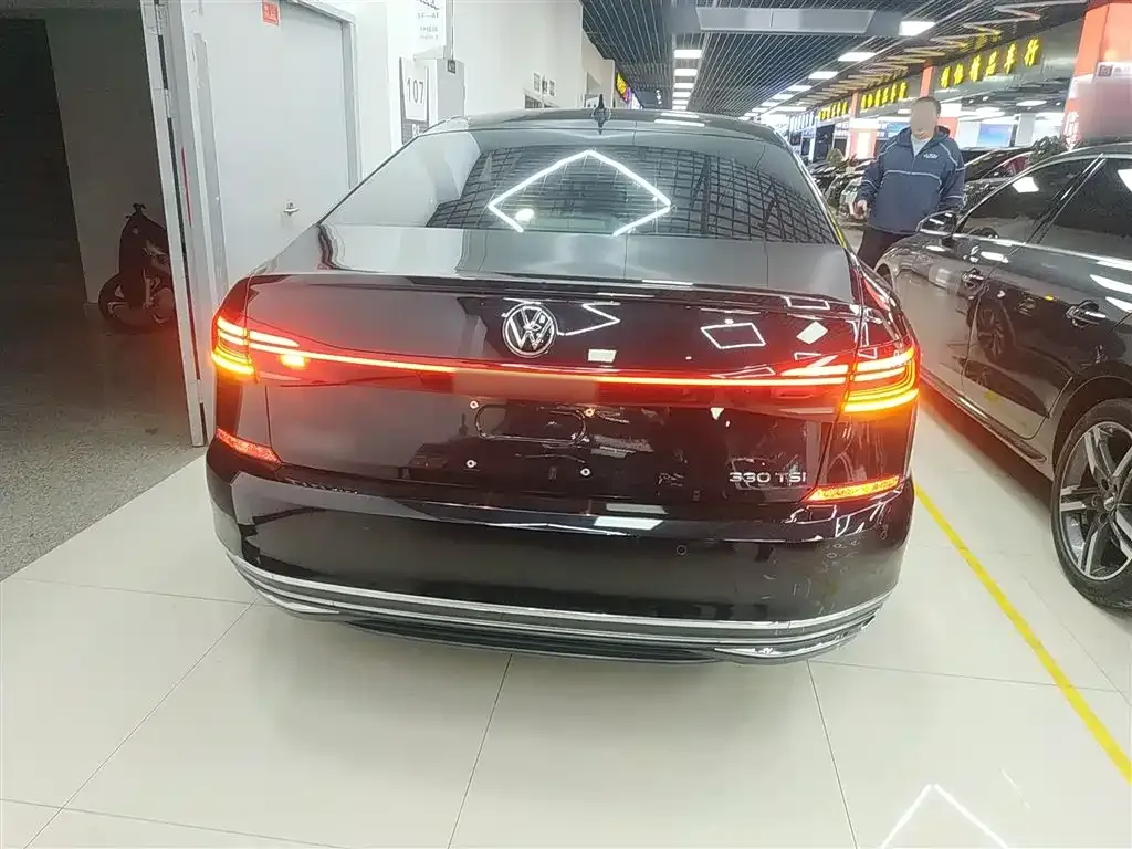 Volkswagen Passat — фото 6