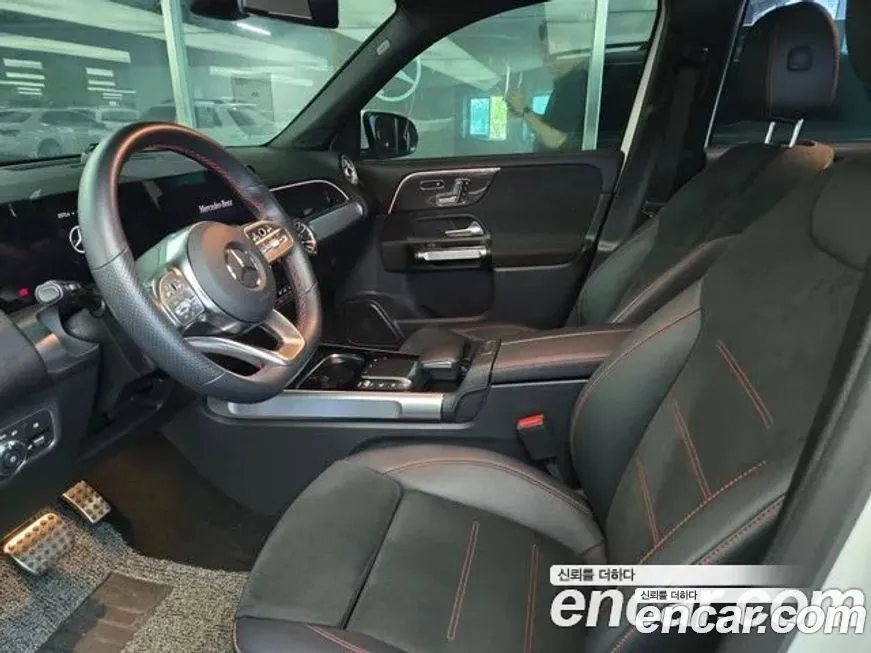 Mercedes-Benz GLB-Class — фото 10